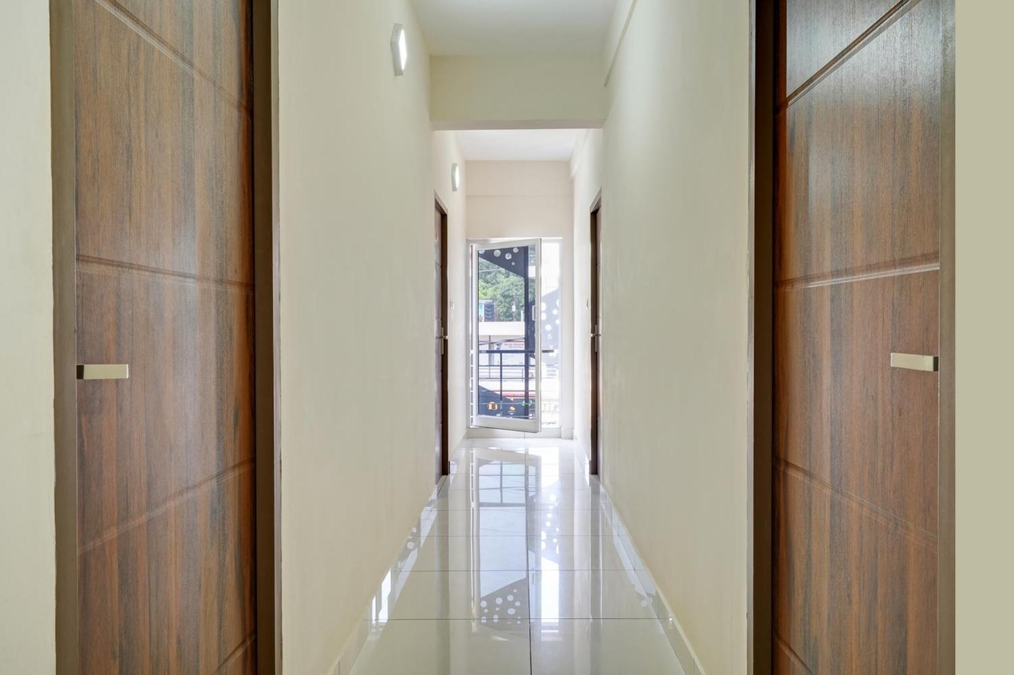 Gypsy Hotel Cusat Kochi Esterno foto