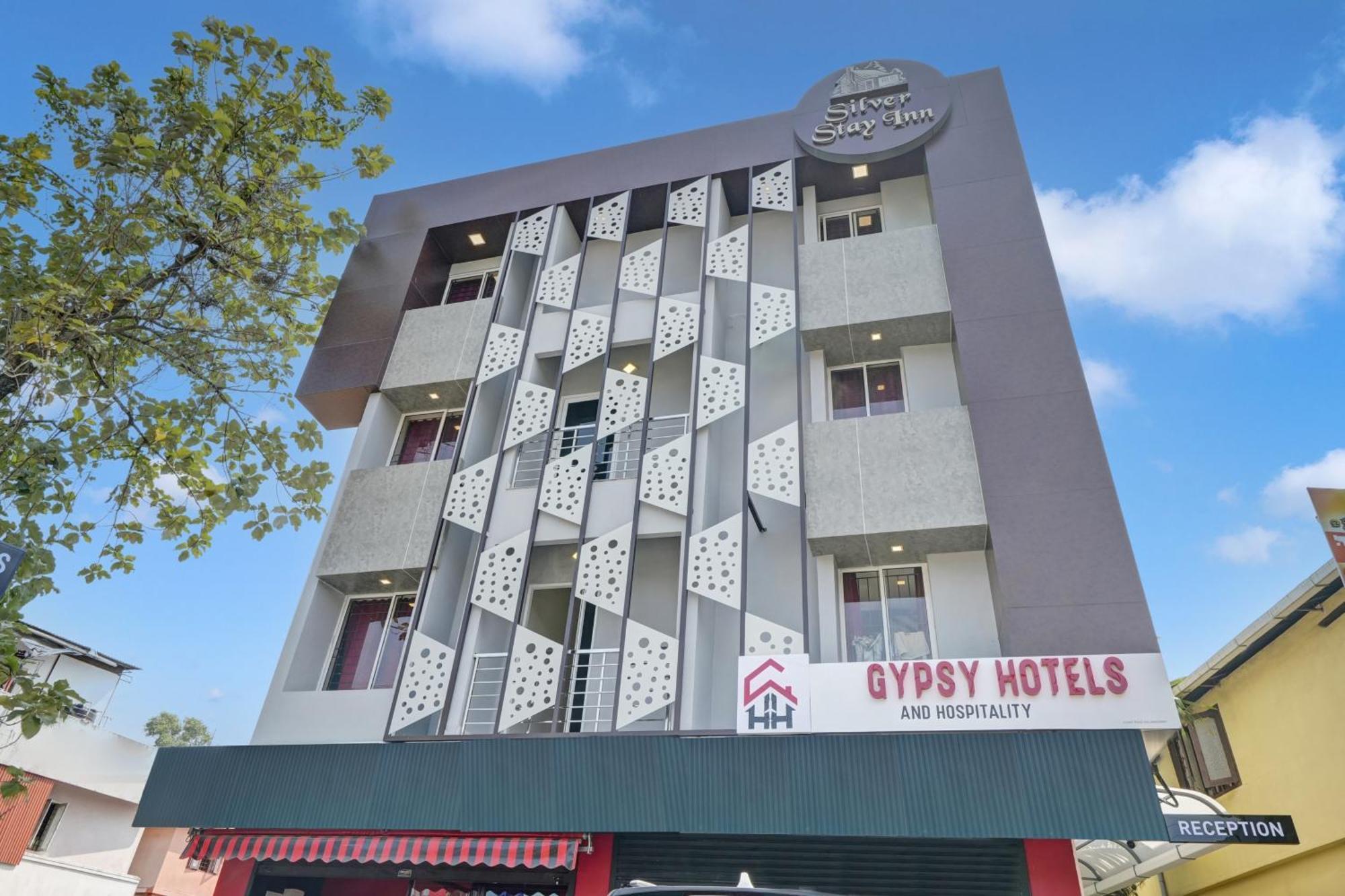 Gypsy Hotel Cusat Kochi Esterno foto