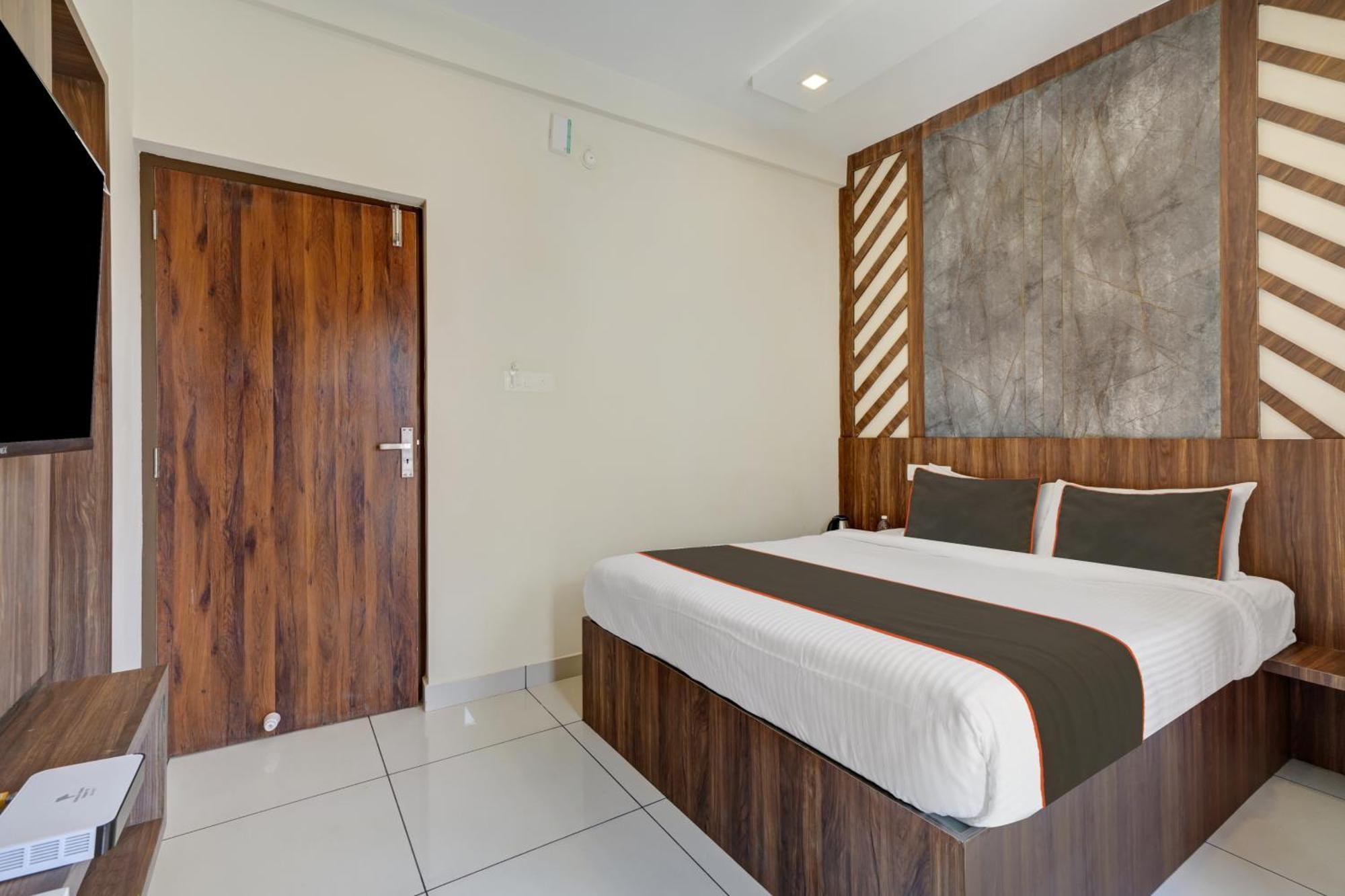 Gypsy Hotel Cusat Kochi Esterno foto